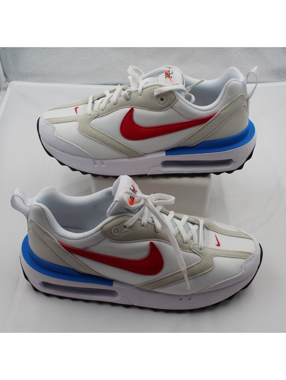 Nike Air Max Dawn Size 9 Men / 10.5 Women Athletic Sneakers White Blue Red